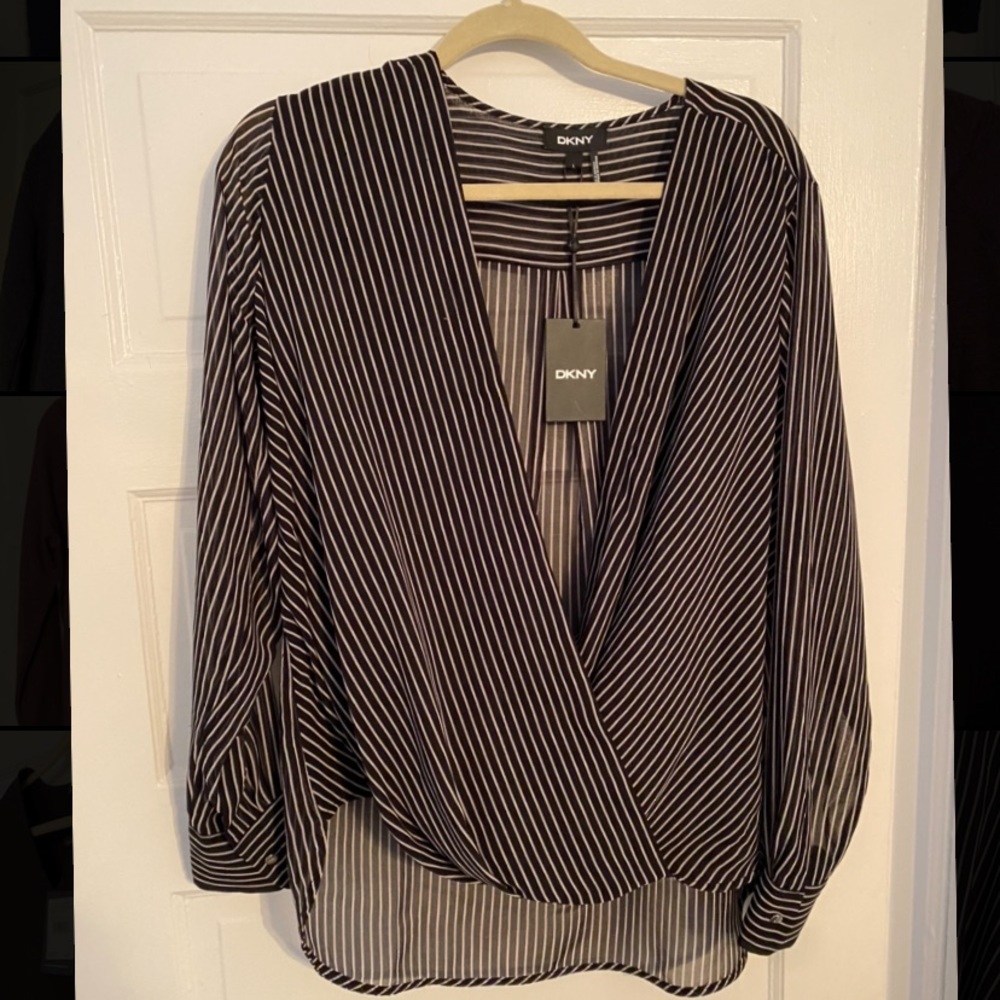 DKNY wrap style high-low top